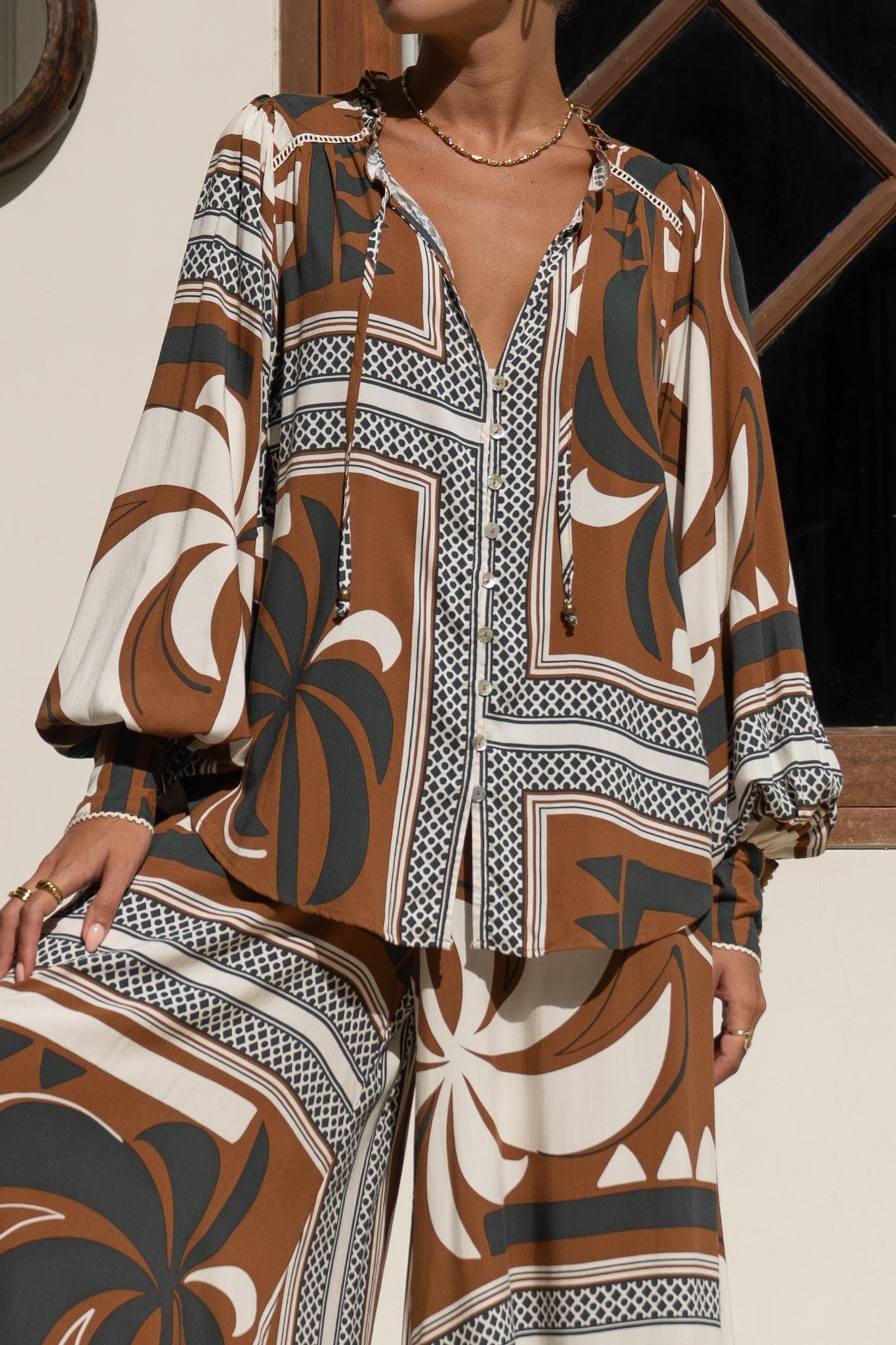 Heychic Wina Tropical Balloon Sleeve Blouse (Brown)
