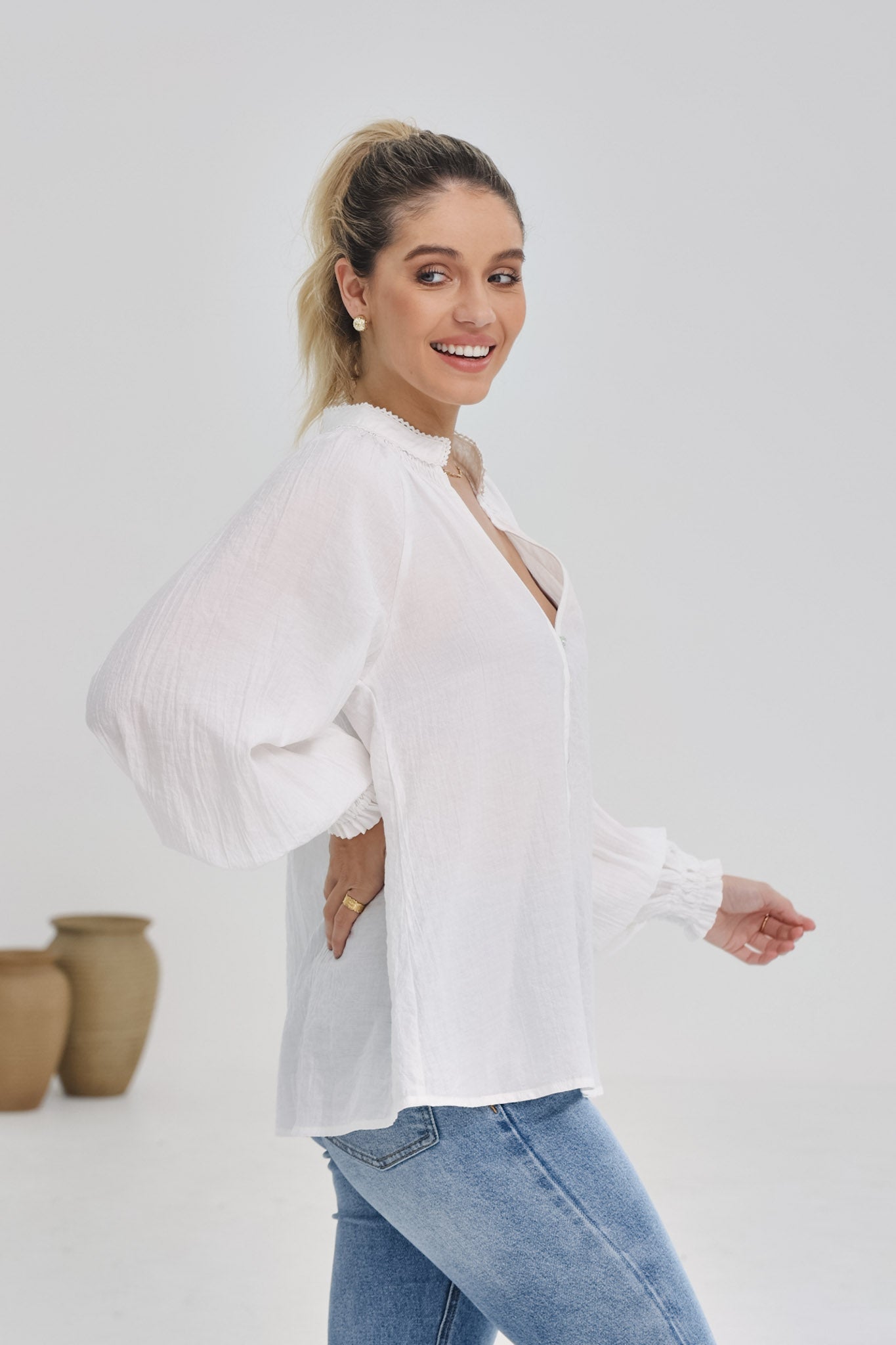 Heychic Erisa Balloon Sleeve Blouse (White)
