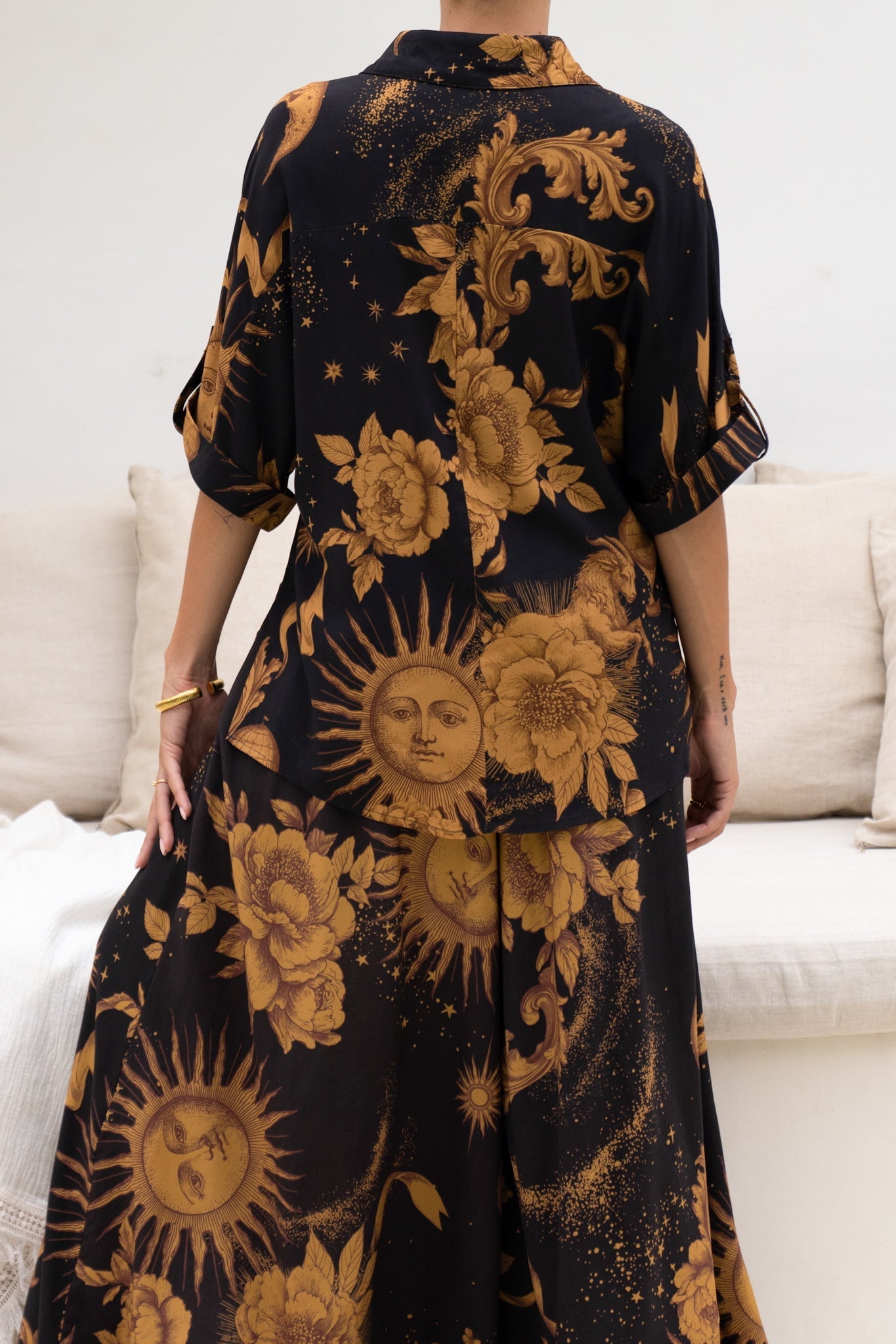 Heychic Estella Abstract Floral Shirt (Black)