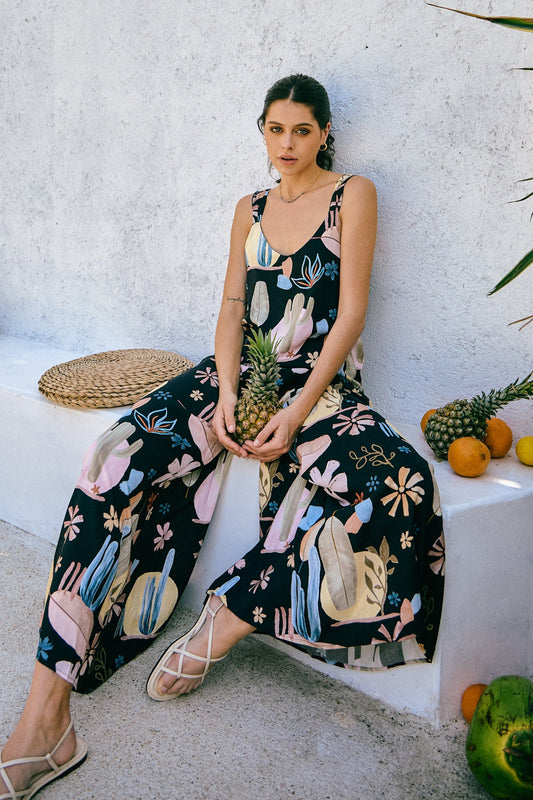 Image of a model wearing Pants. Productname: Heychic Nyla Abstract Wide Leg Pants in Black colour by brand - Heychic