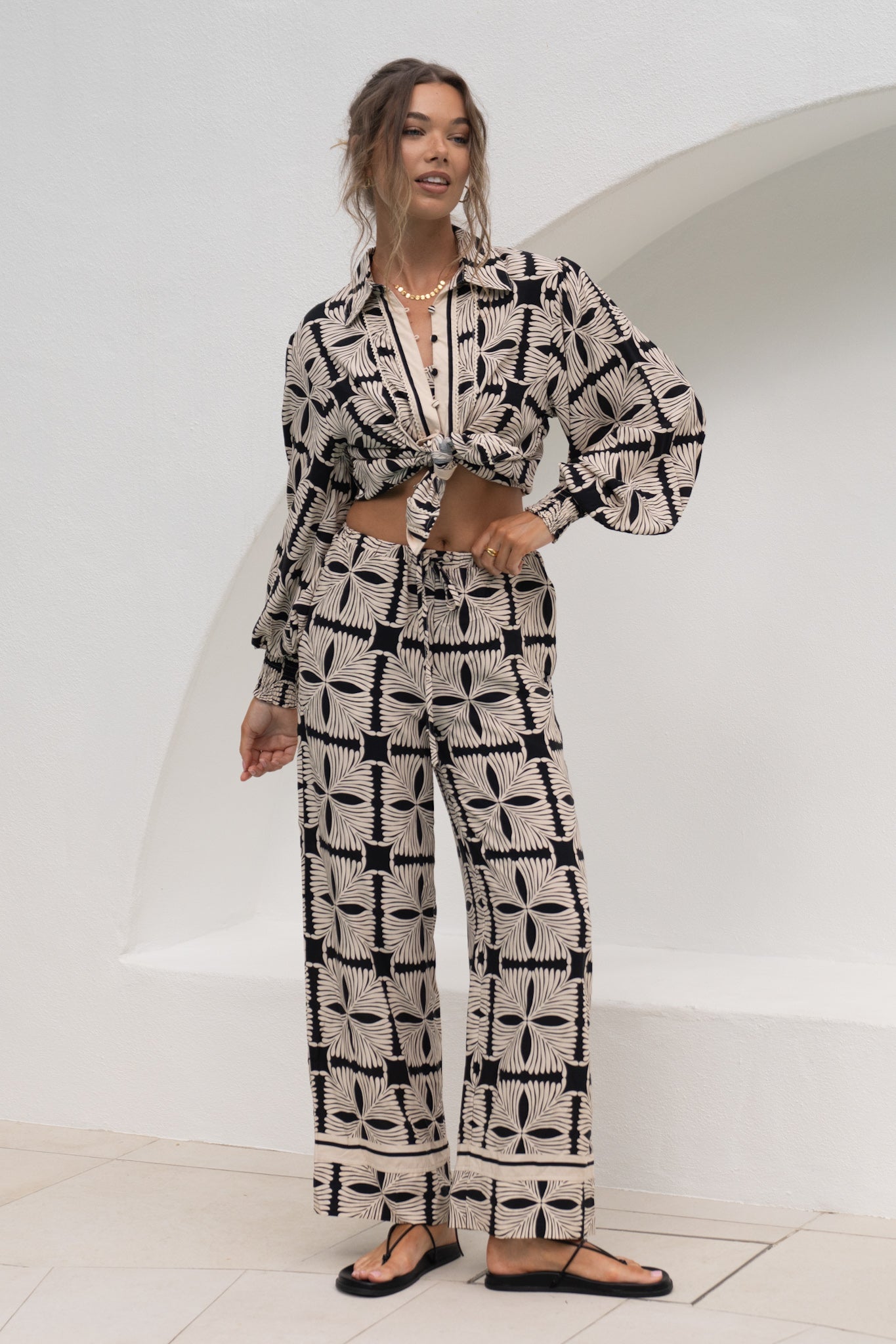 Heychic Soraya Black Abstract Pants (Beige)