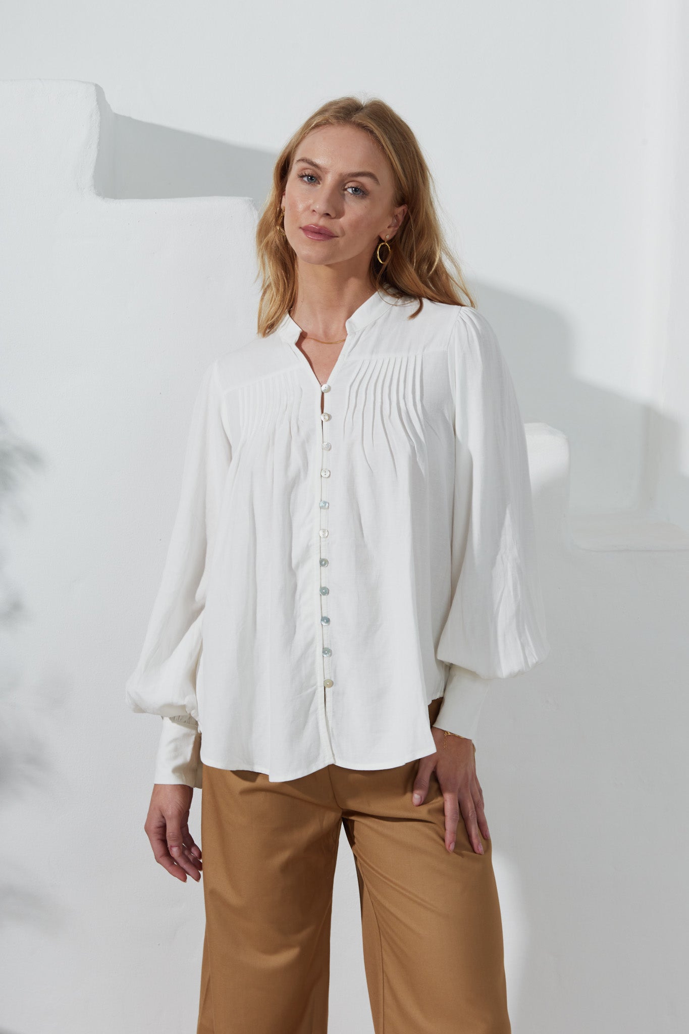 Heychic Moira Balloon Sleeve Blouse (White)