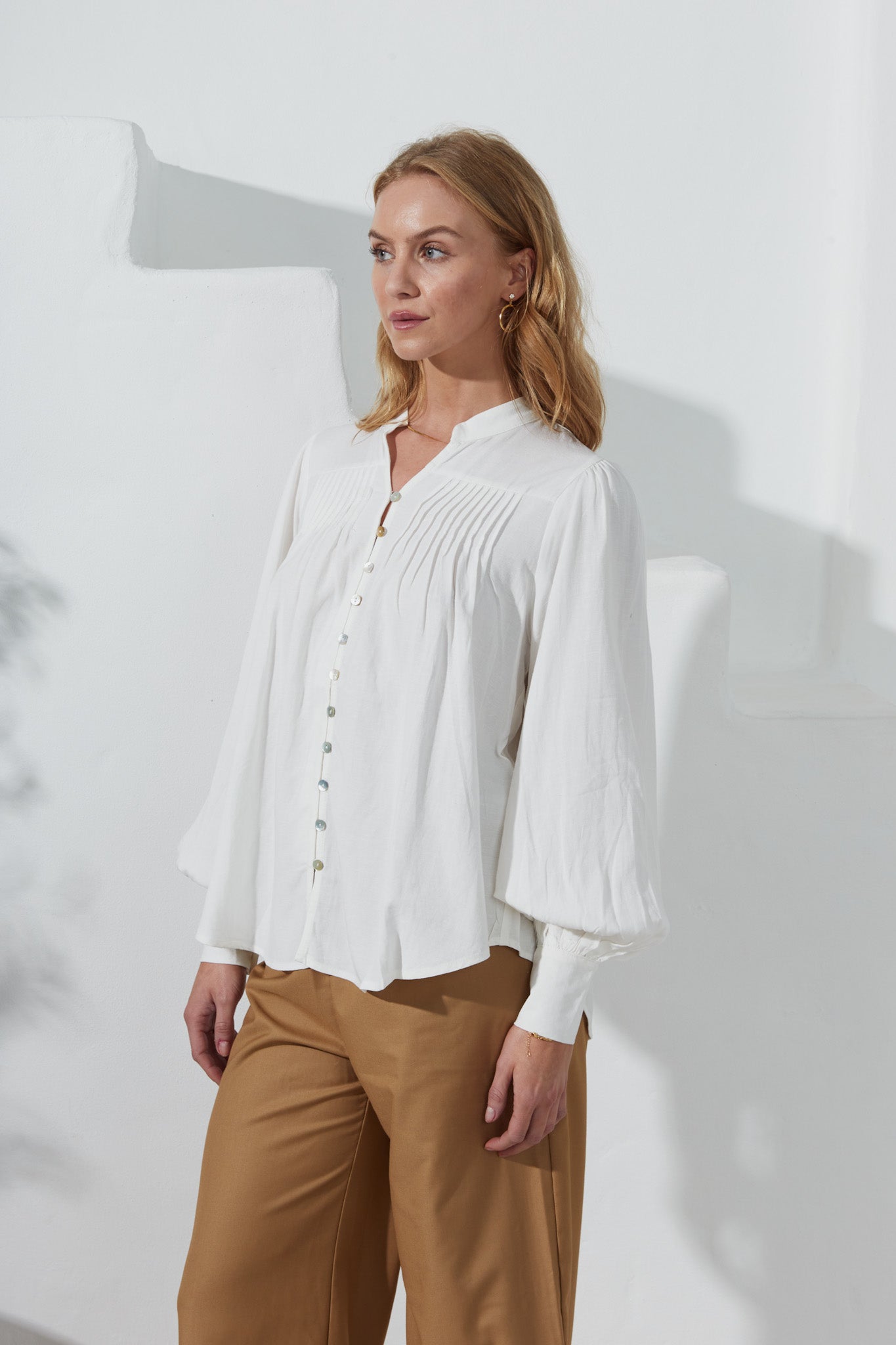 Heychic Moira Balloon Sleeve Blouse (White)