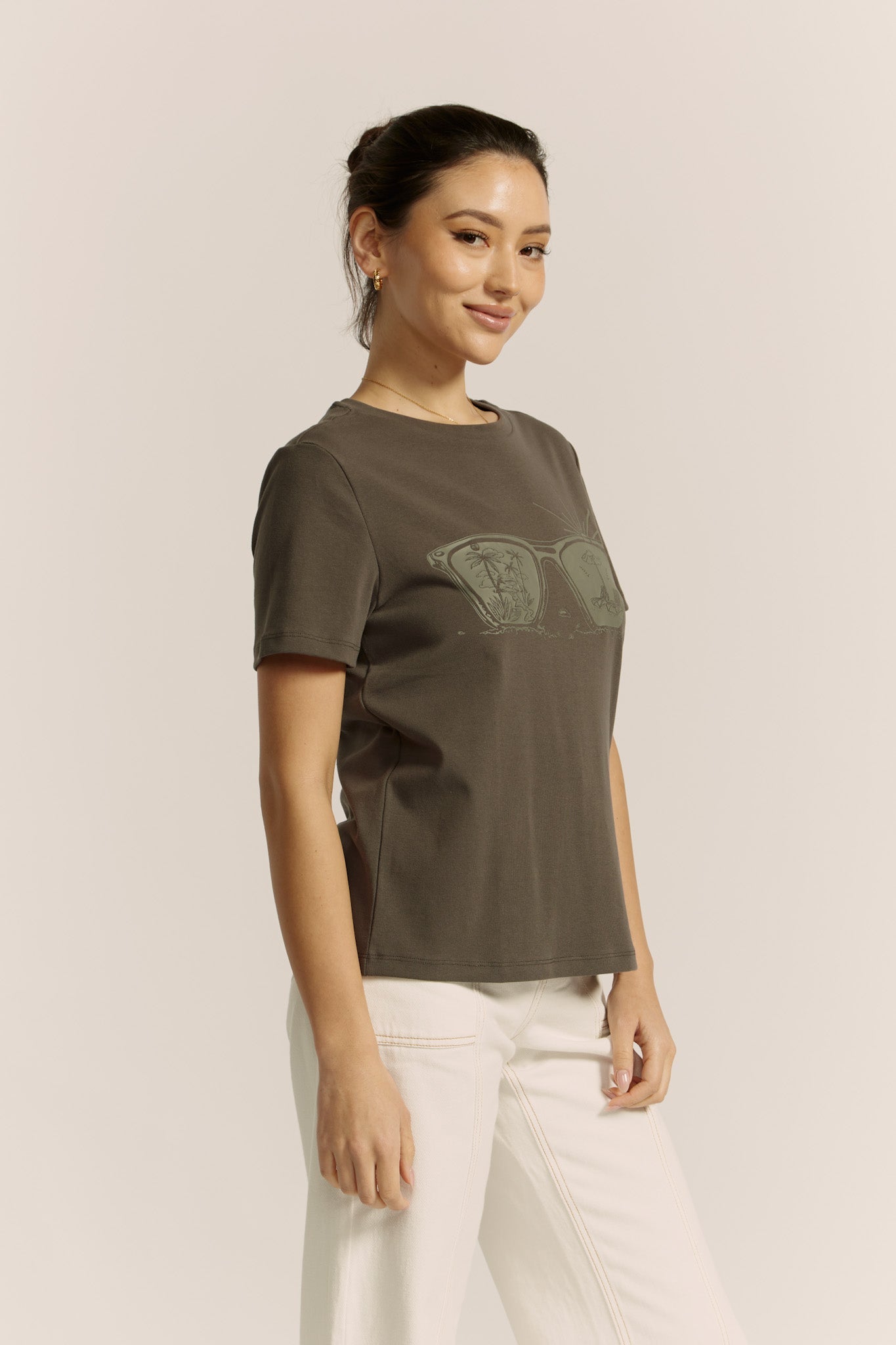 Heychic Sunnies Charcoal Graphic T-Shirt (Grey)