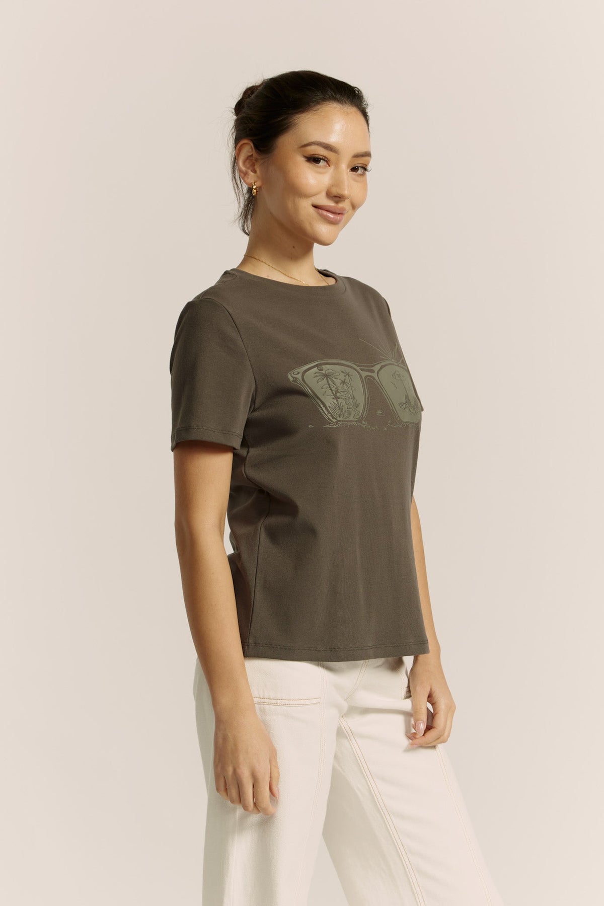 Heychic Sunnies Charcoal Graphic T-Shirt (Grey)