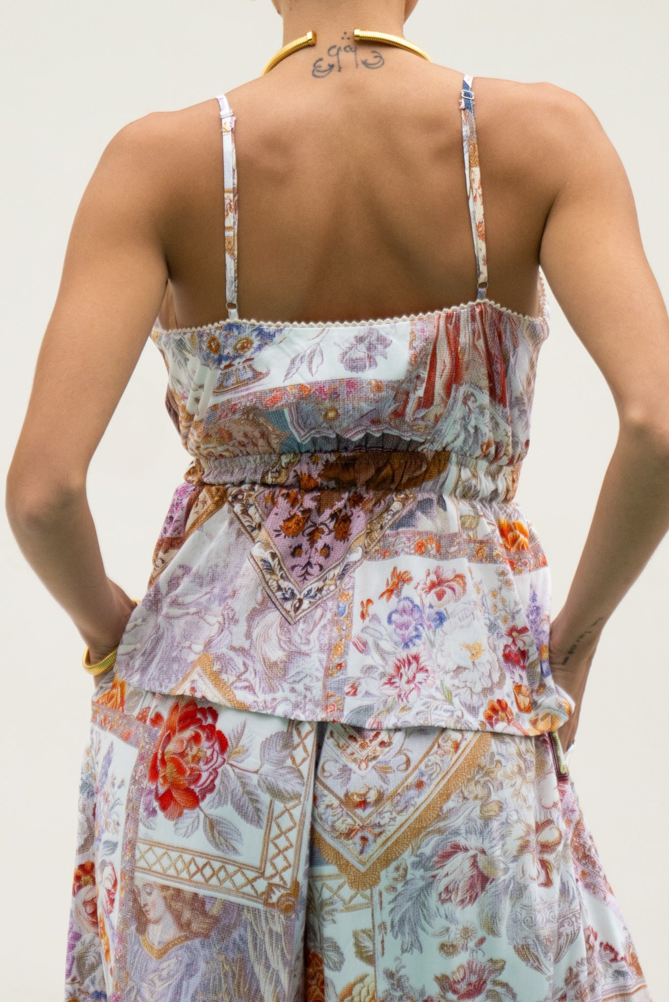 Heychic Kasia Lilac Abstract Lace Cami Top (Beige)