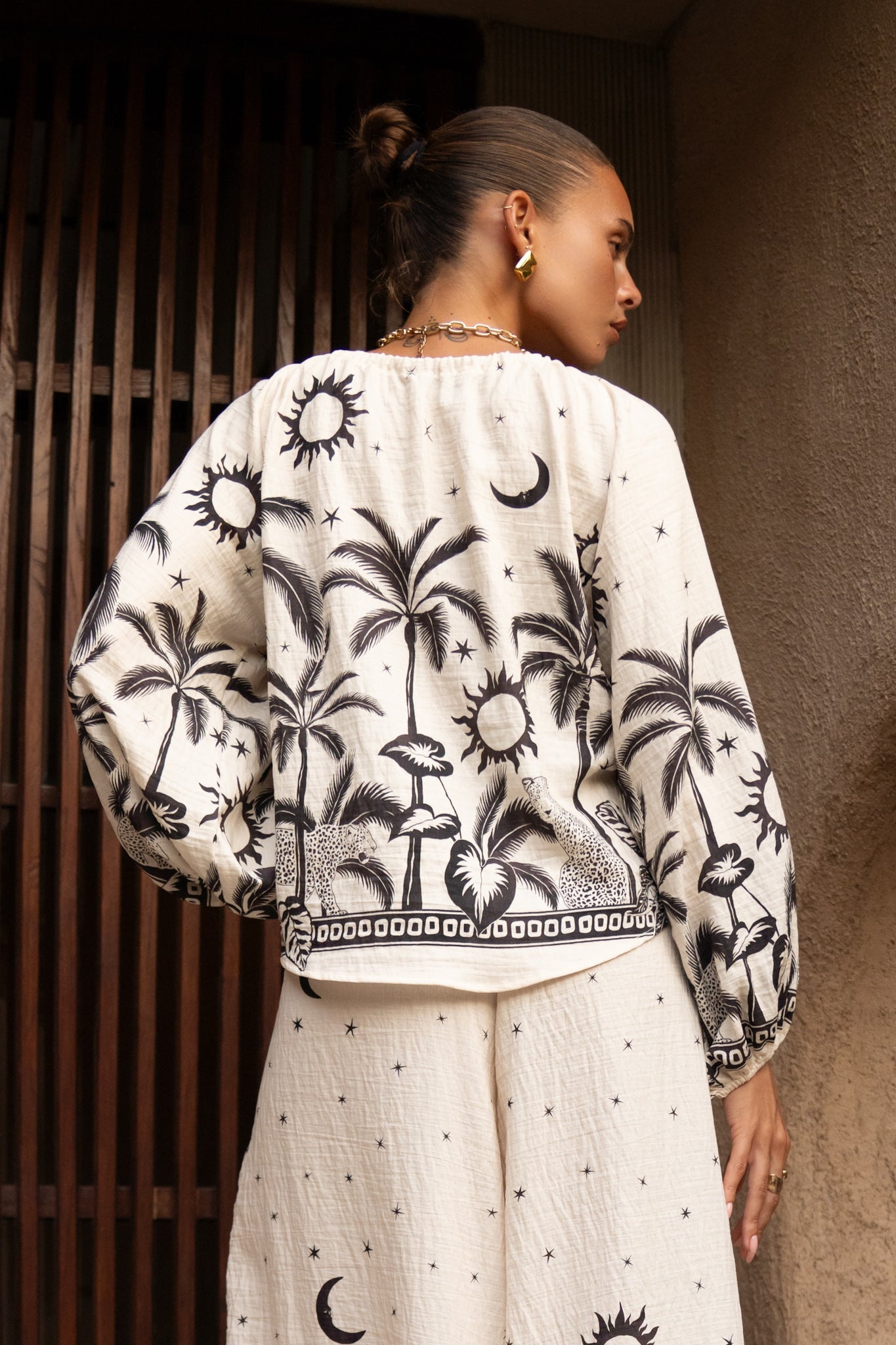 Heychic Savani Black Tropical Blouse (Beige)