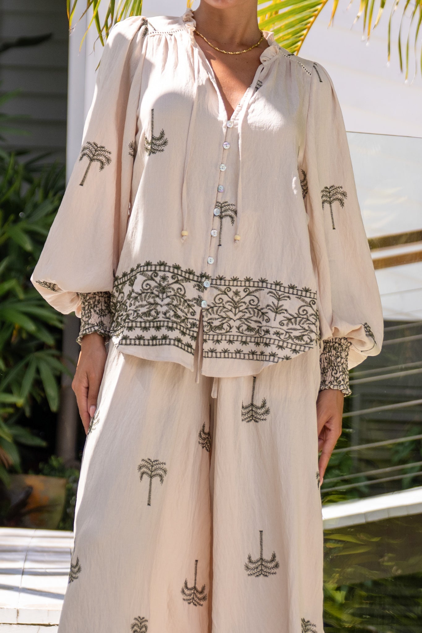 Heychic Kaena Green Tropical Embroidered Balloon Sleeve Blouse (Beige)