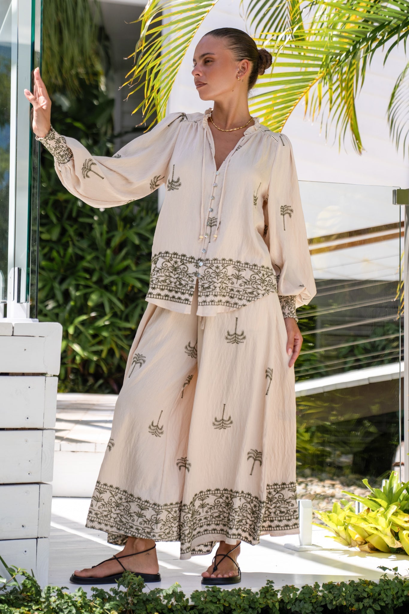 Heychic Kaena Green Tropical Embroidered Balloon Sleeve Blouse (Beige)