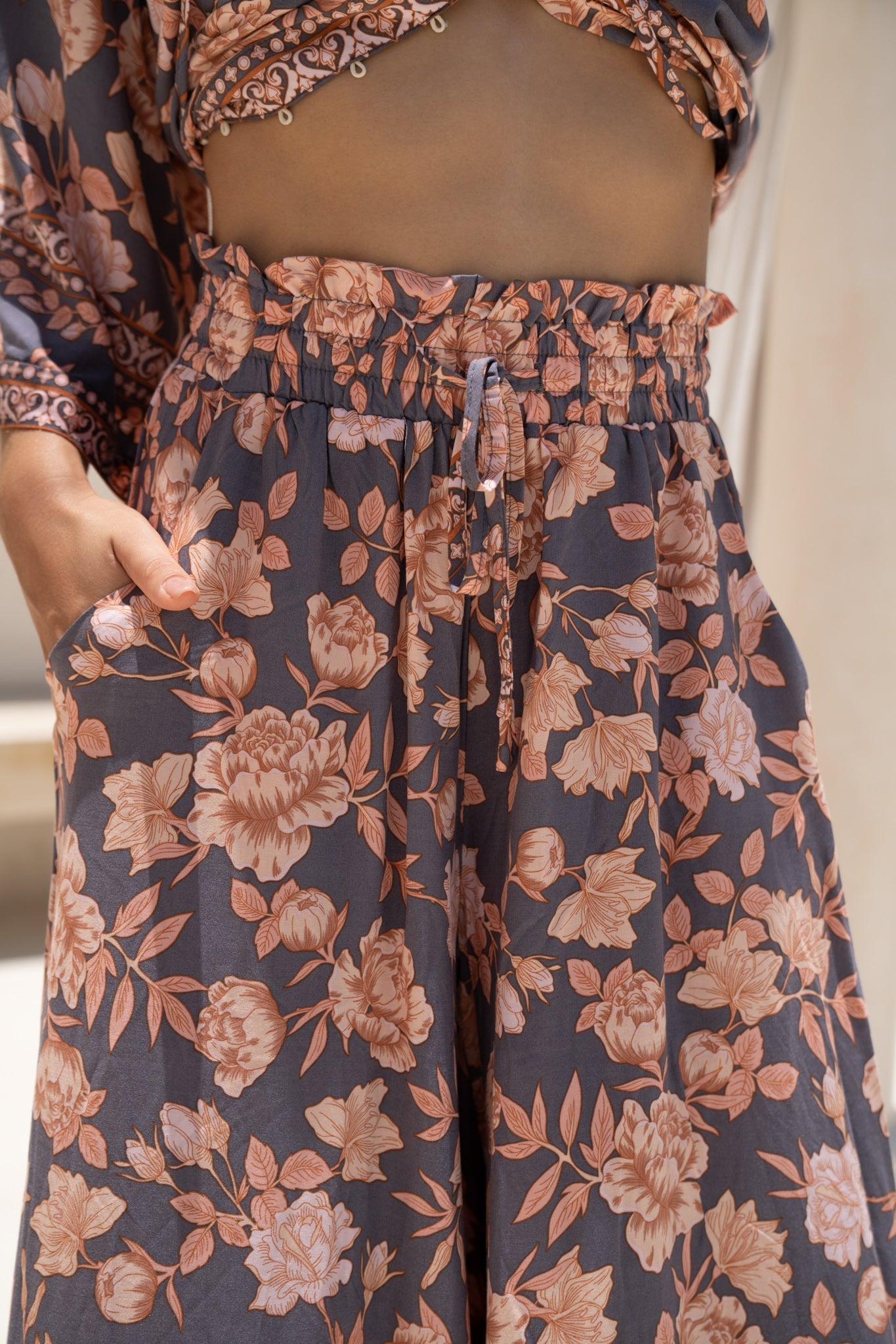 HEYCHIC Amarante Peach Floral Boho Wide Leg Pants (Navy)