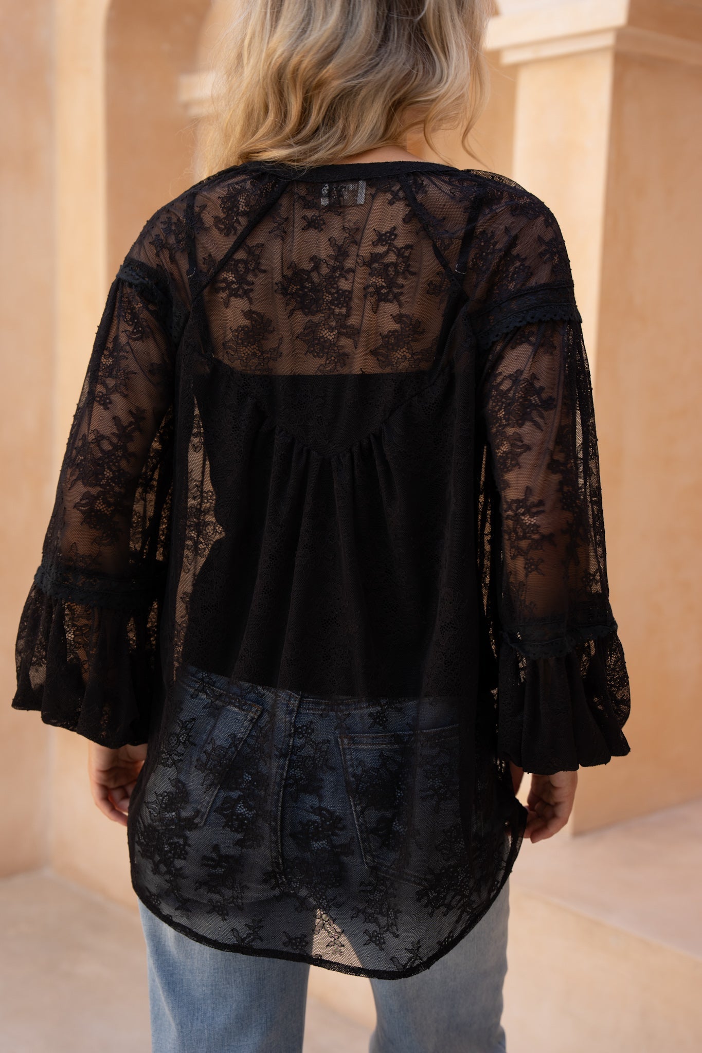 HEYCHIC Arla Lace Blouse (Black)
