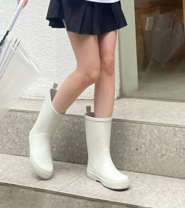 EVERAU® Cora Short Boots (White)