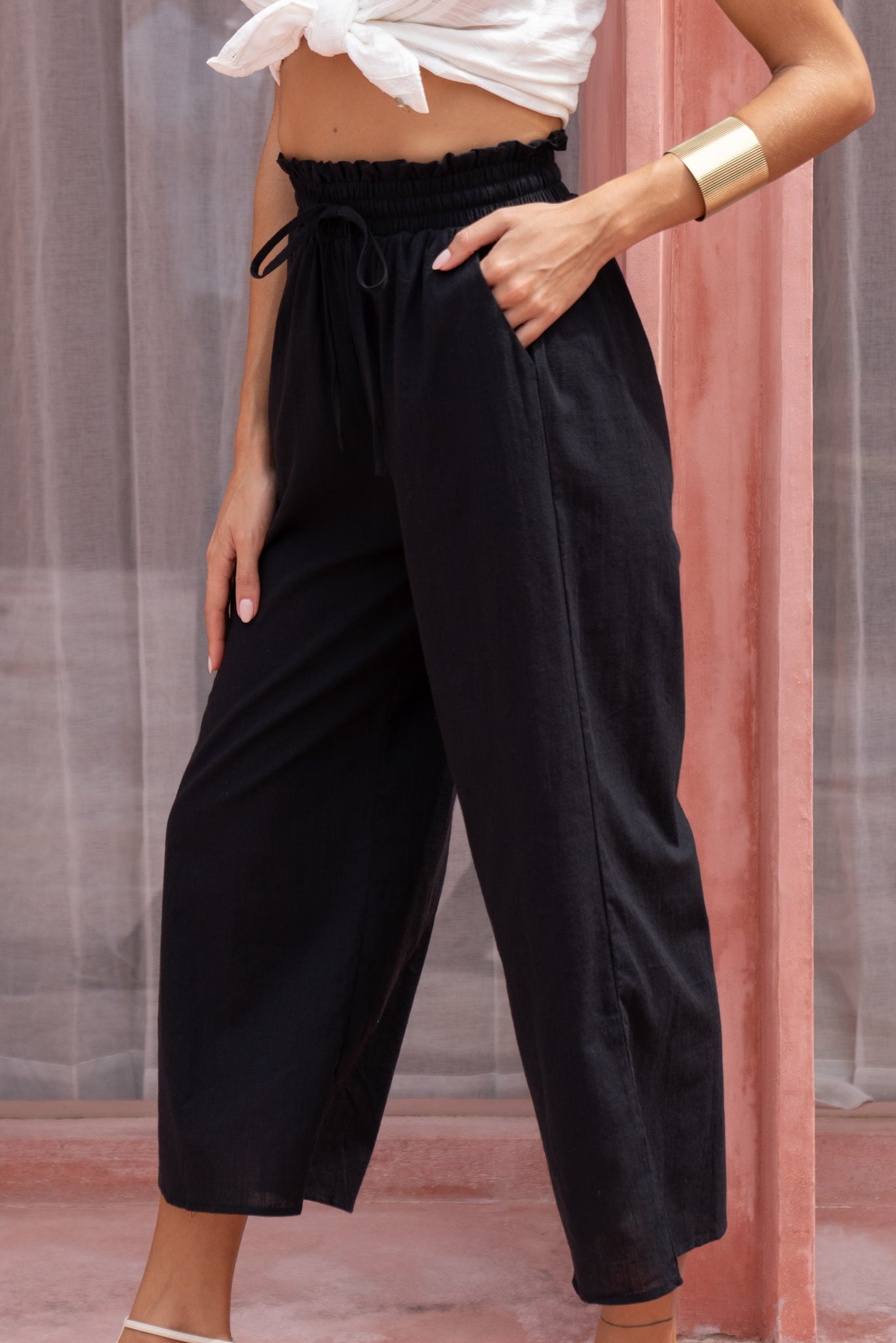 Heychic Alyss Cropped Pants (Black)