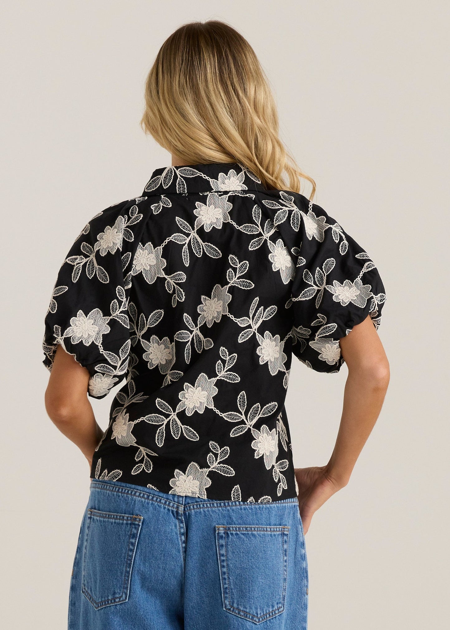 Sass Clothing Marlowe Bubble Sleeve Blouse Black/Cream Floral (Black/ Cream Floral)