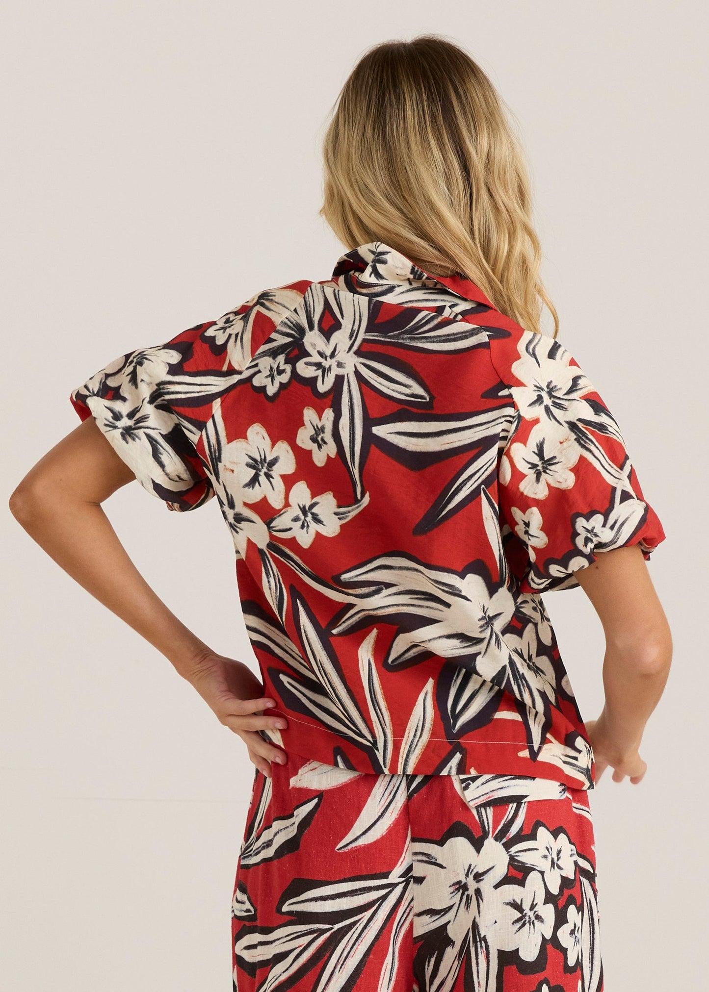 Sass Clothing Anella Bubble Sleeve Blouse (Asperula Floral)