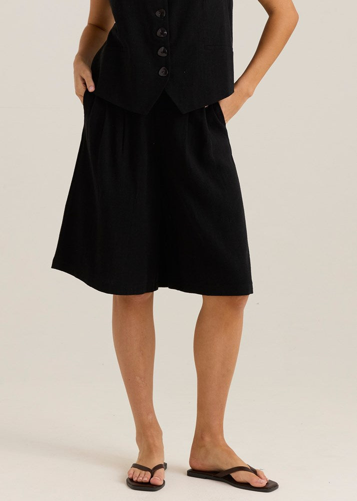 Sass Clothing Ebba Bermuda Short (Black)