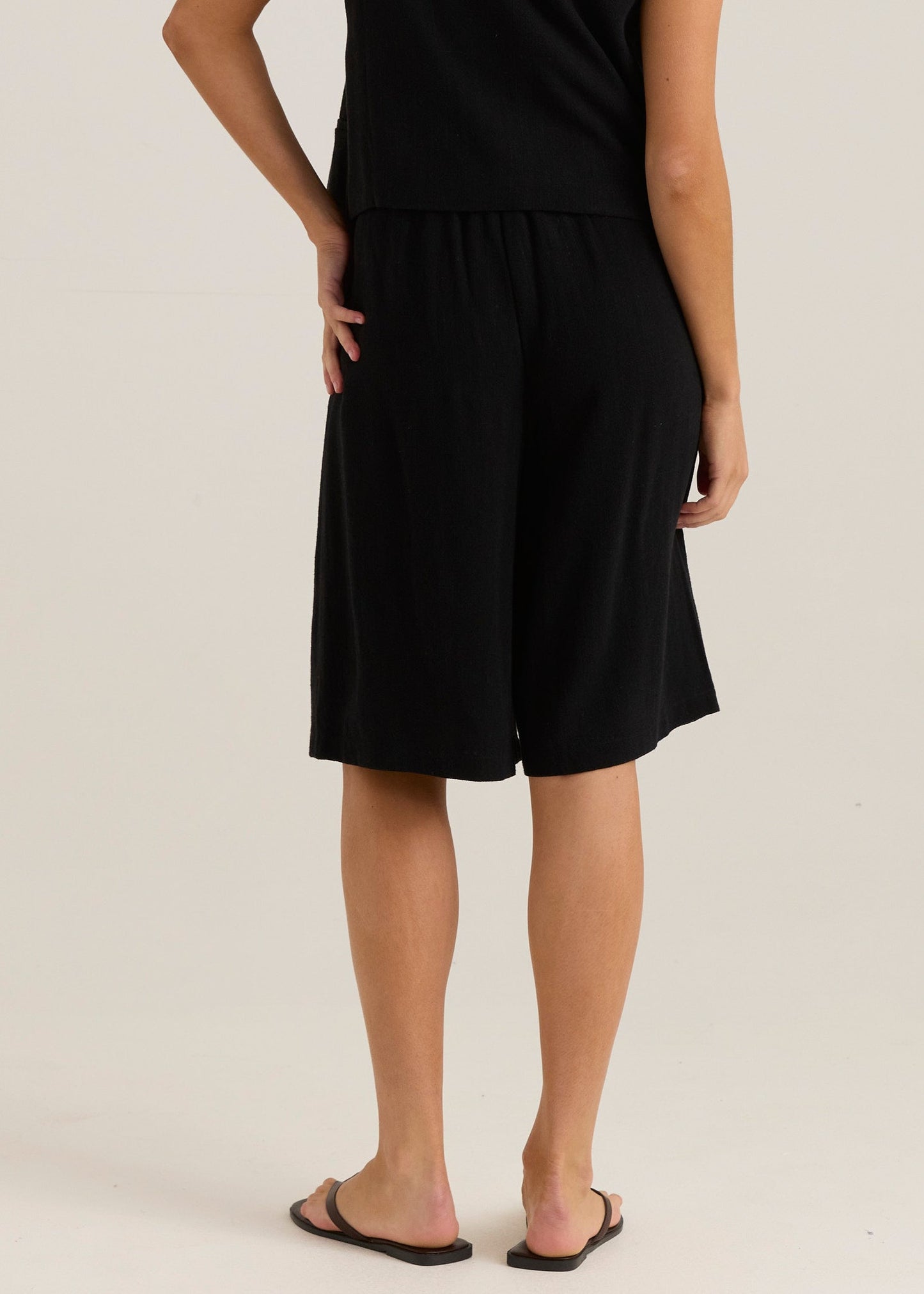 Sass Clothing Ebba Bermuda Short (Black)