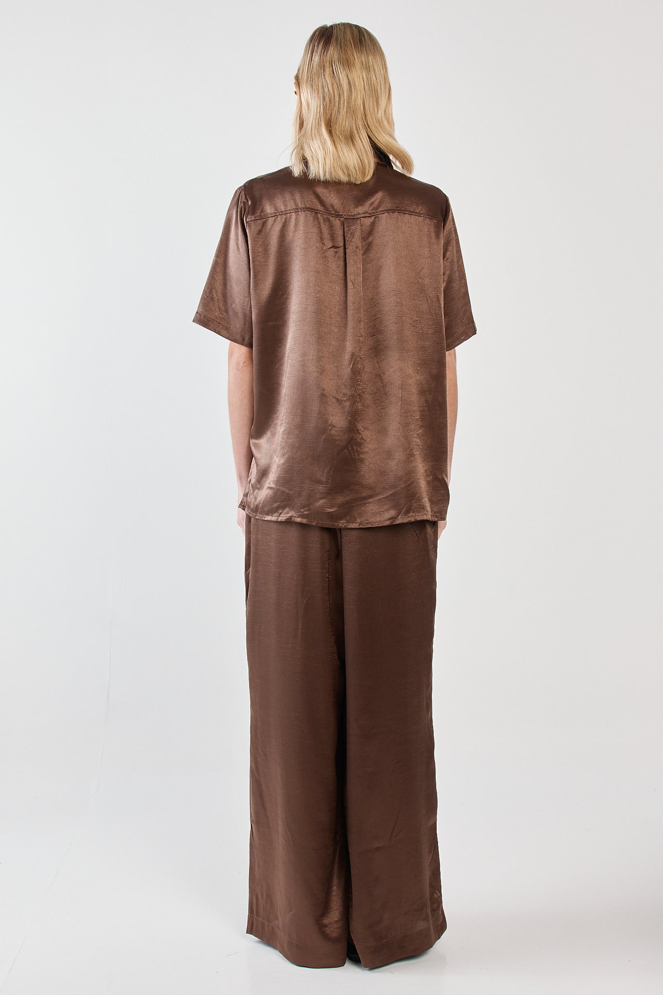 Sass Clothing Eddy Crushed Satin Shirt (Chocolate)