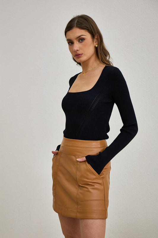Heychic Jett Long Sleeve Knit Top (Black)