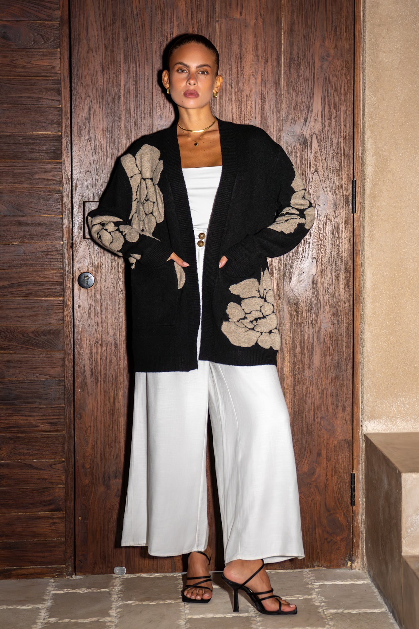 Heychic Mille Mocha Floral Knit Cardigan (Black)