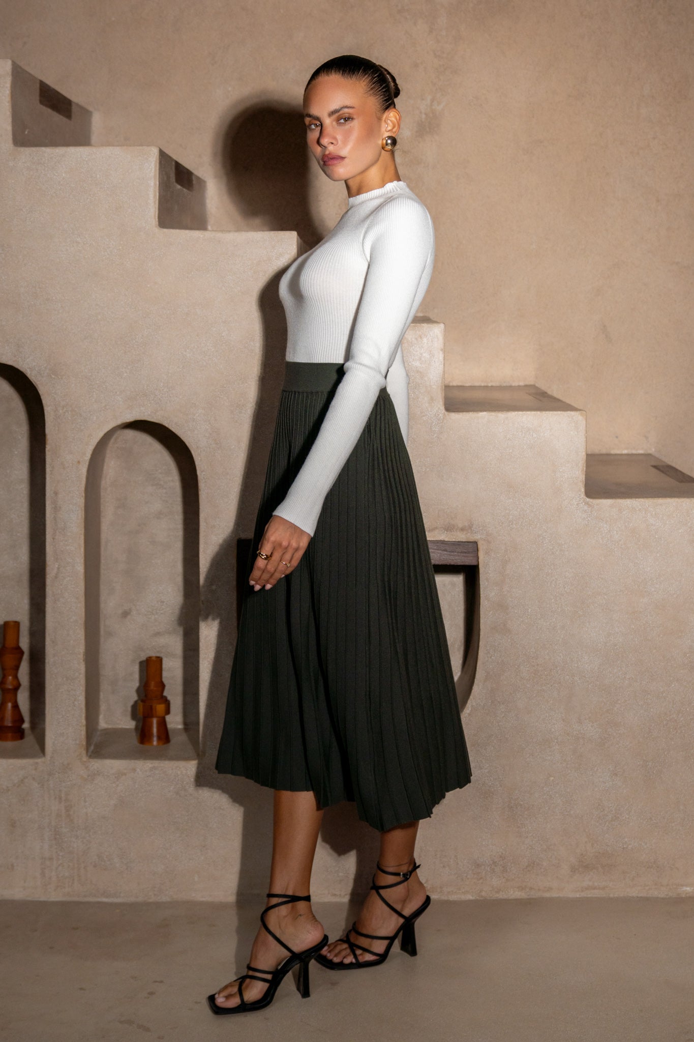 Heychic Hana Green Pleated Knit Midi Skirt (Dark)
