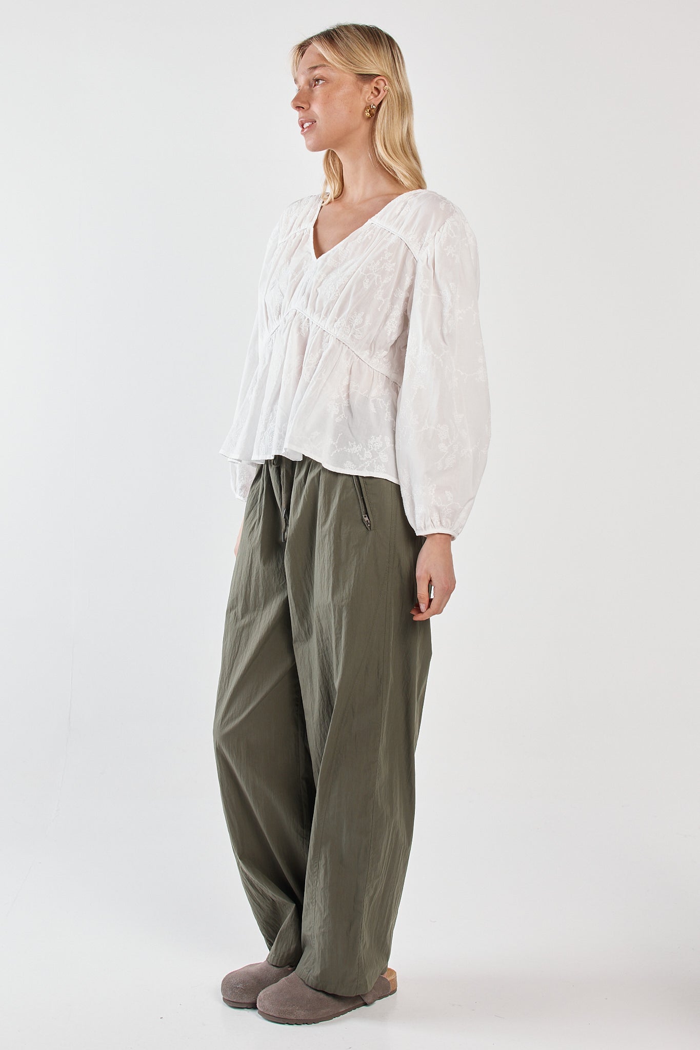 Sass Clothing Lois Embroidered Piped Blouse (White)