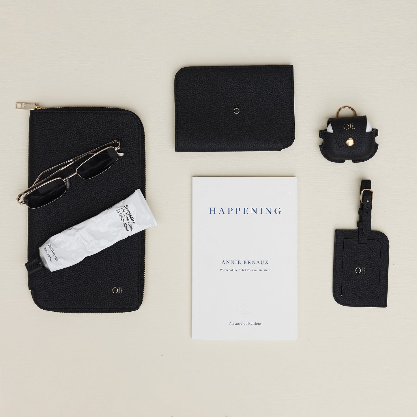 The Daily Edited Olivia Luggage Tag (Black)
