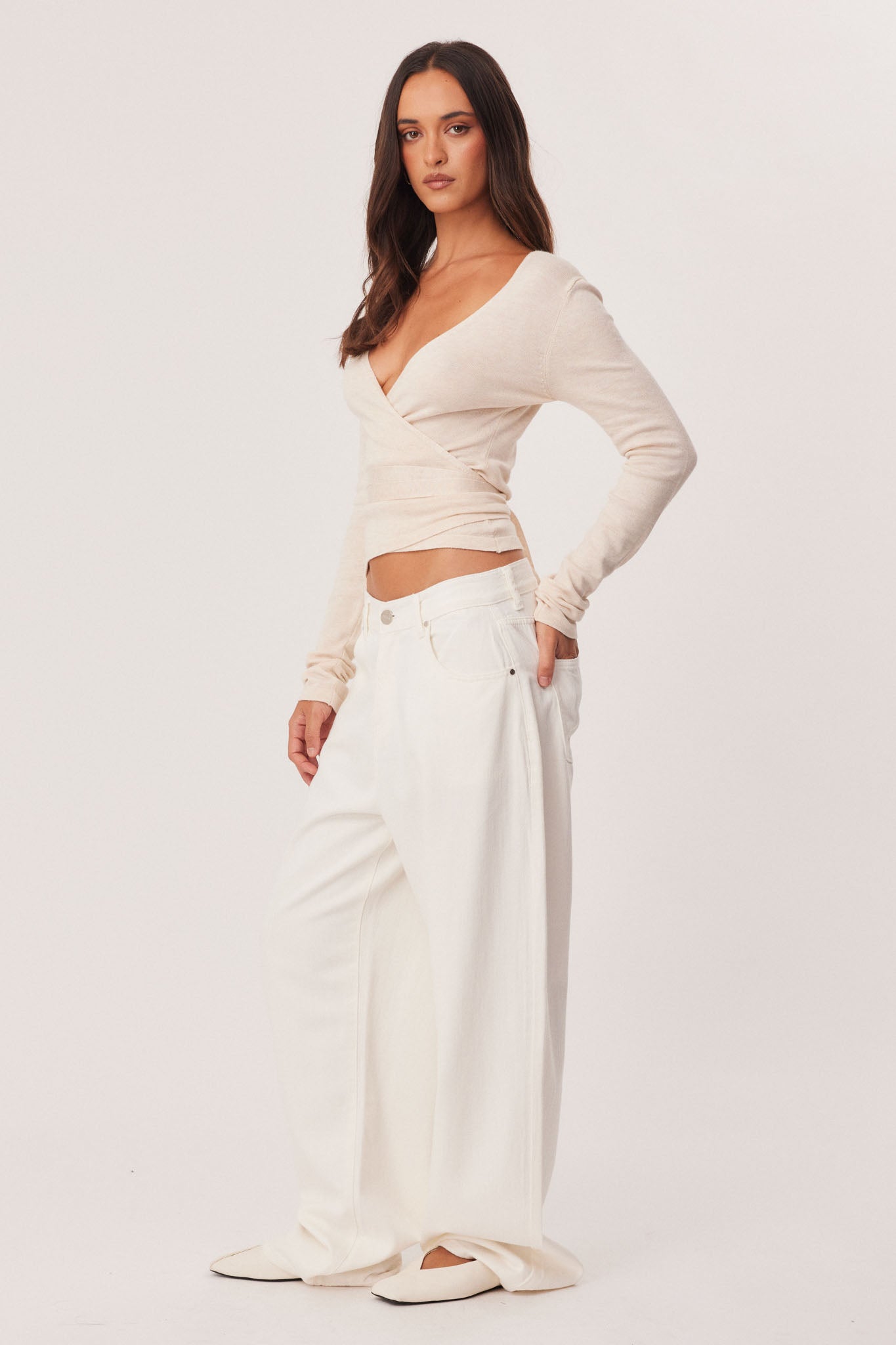SNDYS NIKOLA WRAP TOP (Cream)