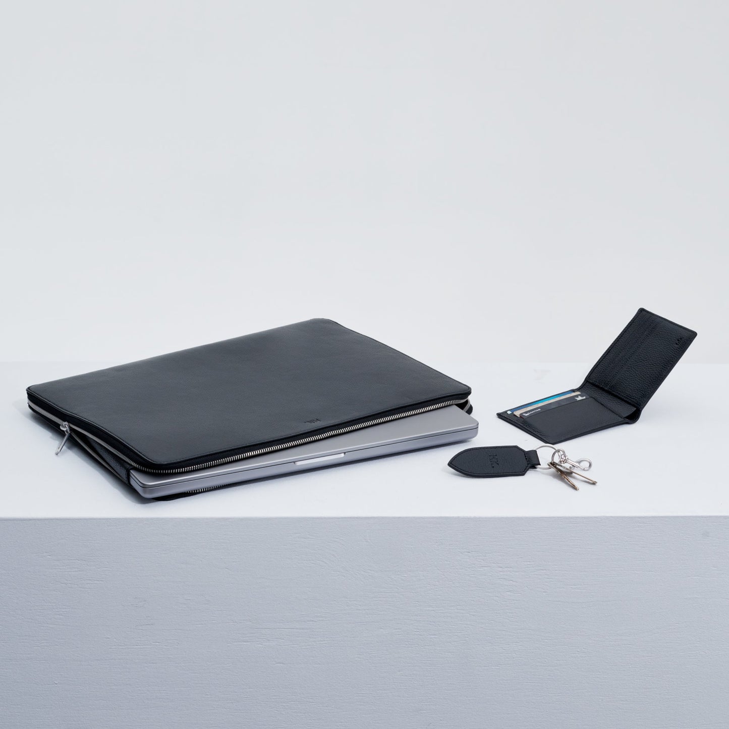 The Daily Edited Otis 16" Laptop Cover (Black)