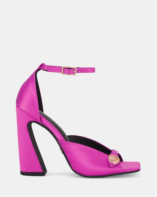 Image of Sandals. Product name - Zaltana Women's Fast Fashion Magenta Novo Sandals in Magenta colour by brand - NOVO