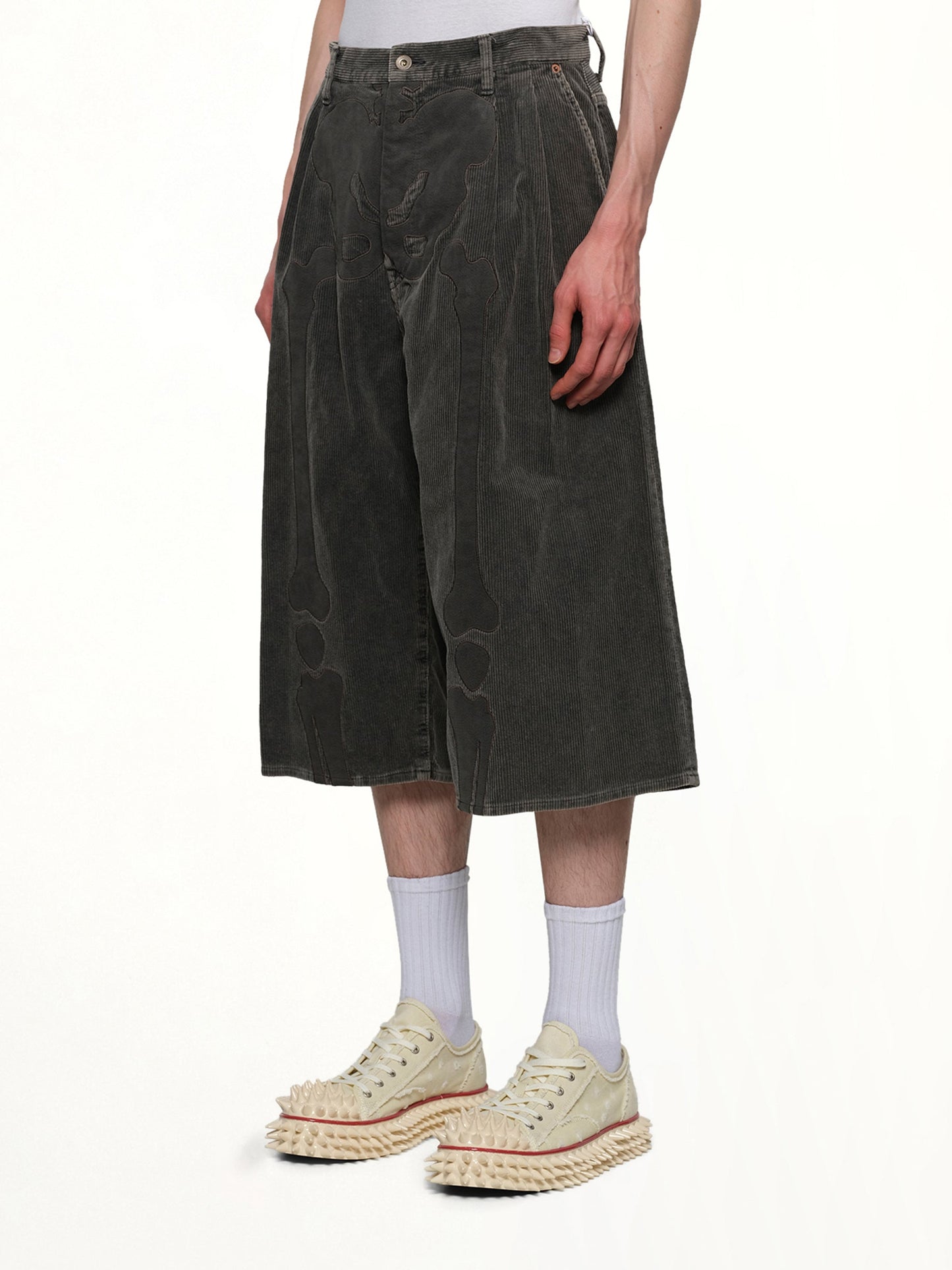 DOUBLET Bone Applique Corduroy Croppedpants (Grey)