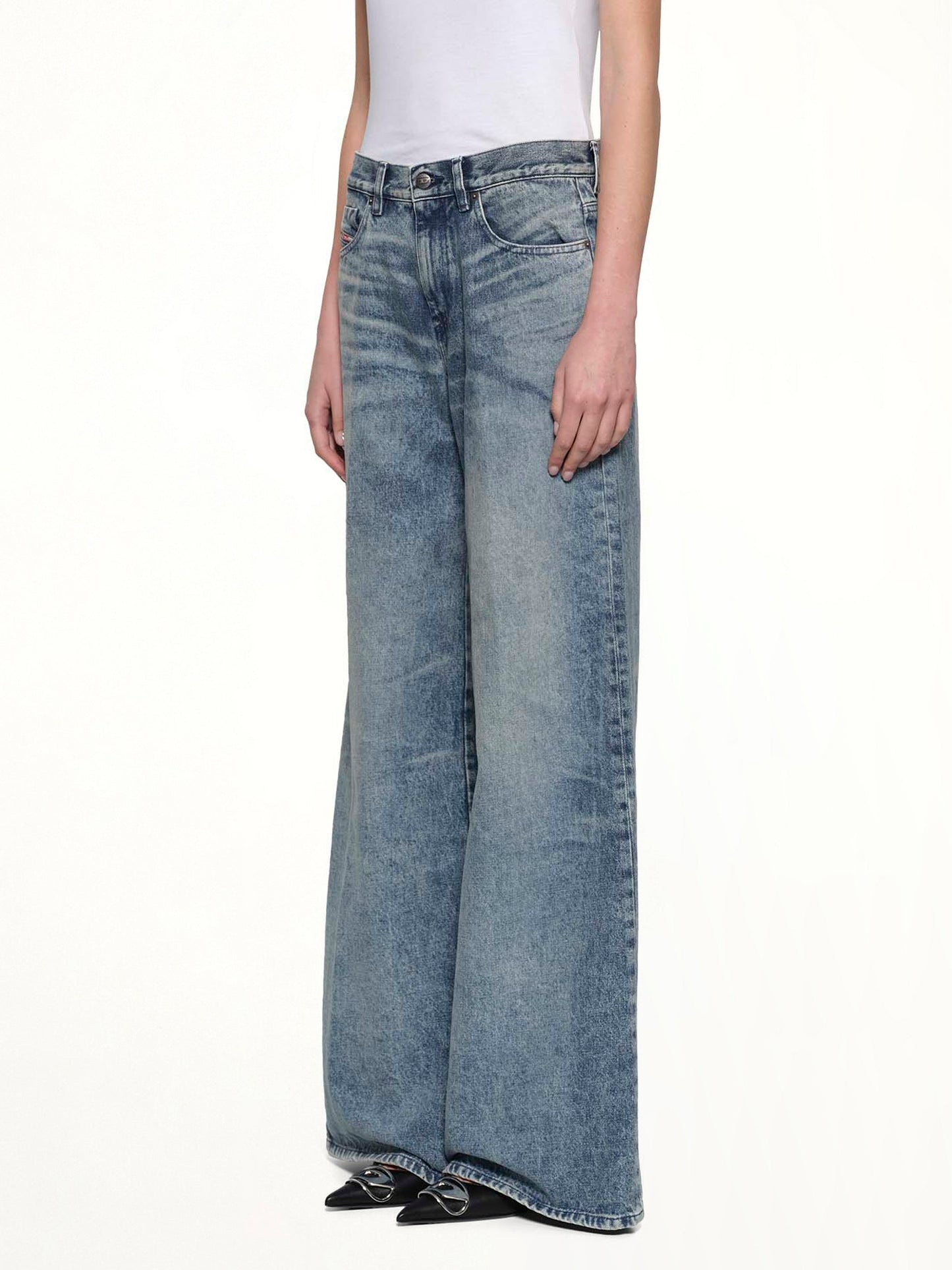 DIESEL 1978 D-AKEMI-FSH Wide Jeans (Blue)