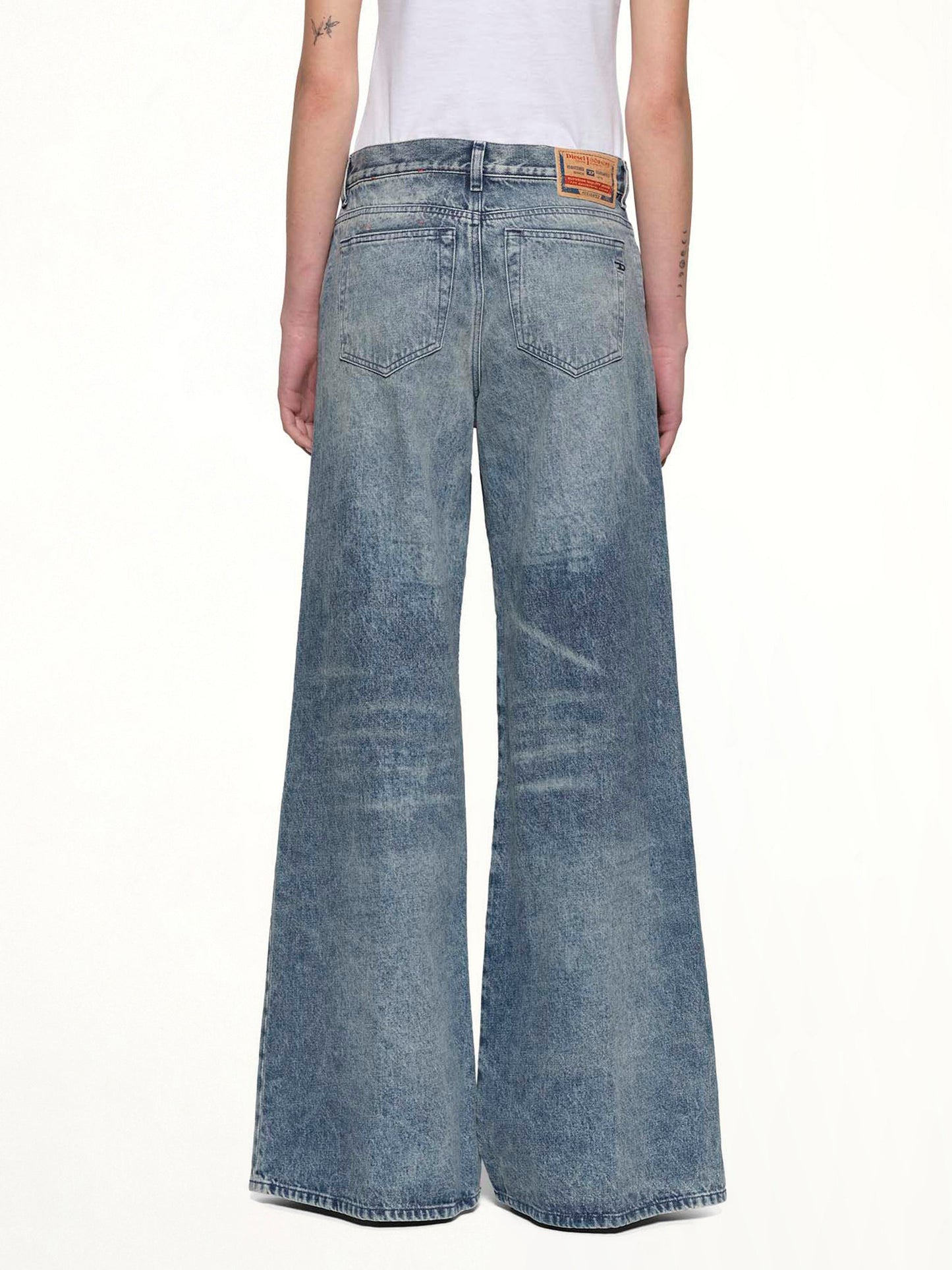 DIESEL 1978 D-AKEMI-FSH Wide Jeans (Blue)