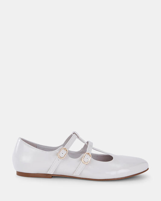 Image of Flats. Product name - Catanzaro Women's Casual Flat Closed CREAM Novo Casual in Cream colour by brand - NOVO