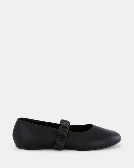Image of Flats. Product name - Cass Women's Casual Flat Closed BLACK Novo Casual in Black colour by brand - NOVO