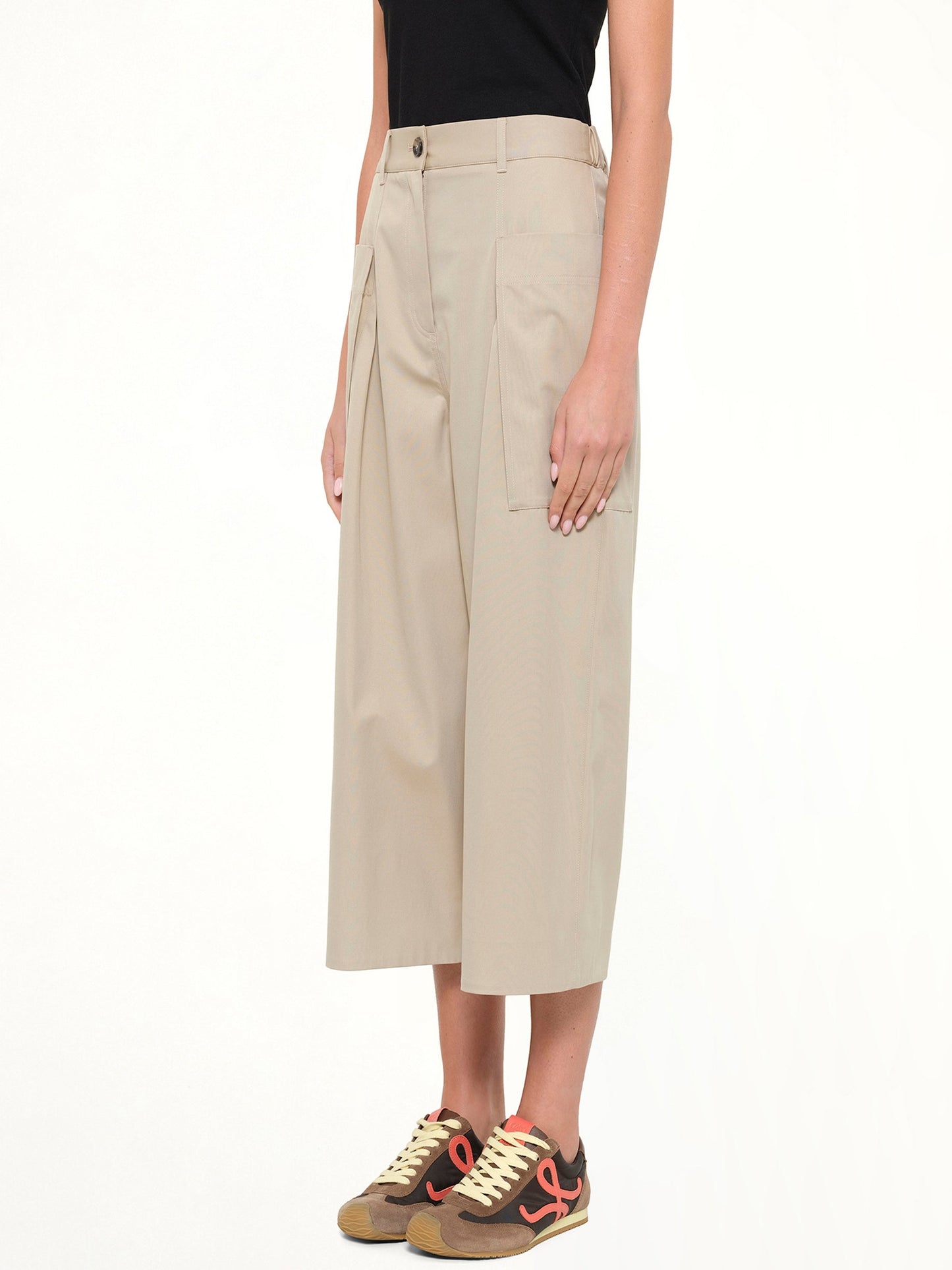 LOEWE Cropped Trousers (Beige)