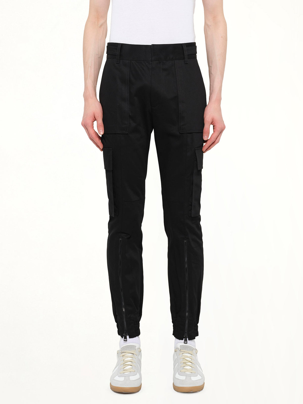 Image of a model wearing Pants. Product name - Juunj Pants in Black colour by brand - JUUNJ