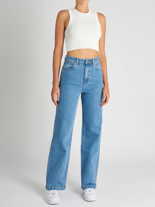 Image of a model wearing Denim. Productname: Abrand 94 High Wide Jeans in Debbie colour by brand - Abrand