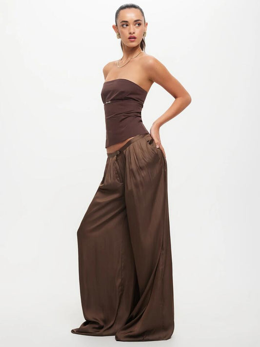 Image of a model wearing Pants. Productname: Lioness Heavenly Pants in Chocolate colour by brand - Lioness