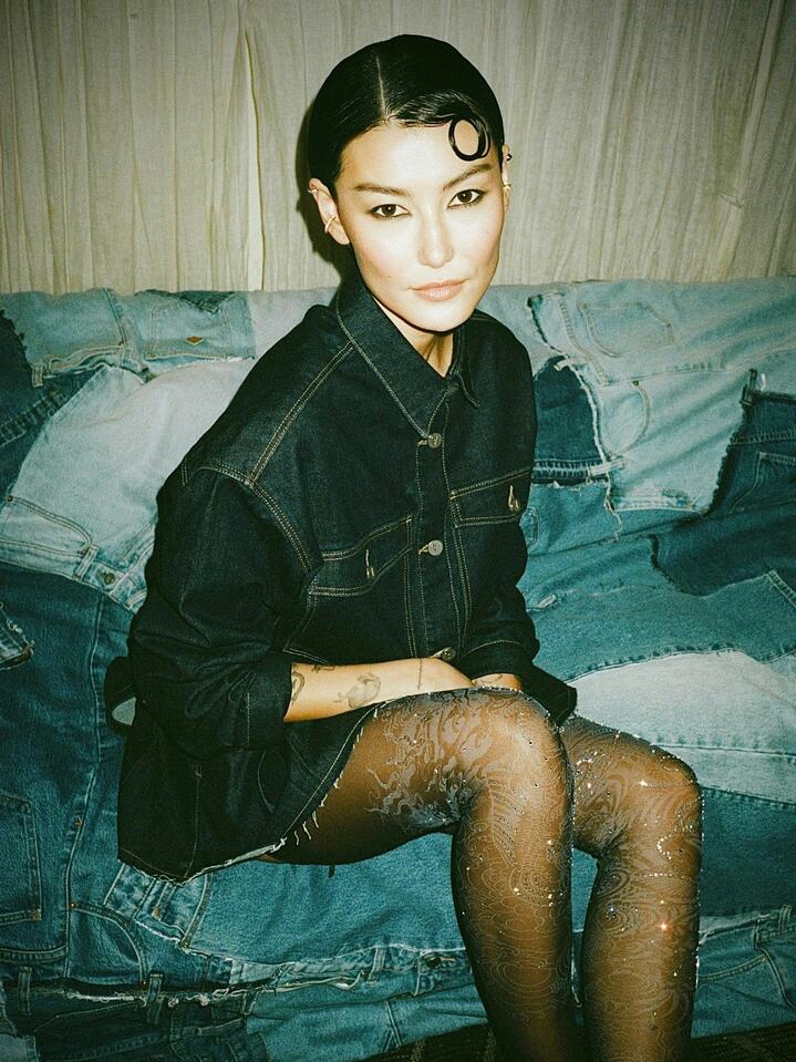 Image of a model wearing Outerwear. Productname: Abrand Denim Shacket Lila in Rinse Denim colour by brand - Abrand