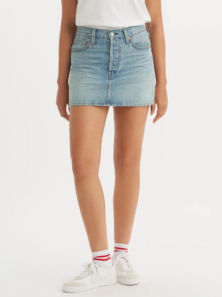 Image of a model wearing Skirts. Productname: Levis Icon Skirt in Woven Minutes colour by brand - Levis