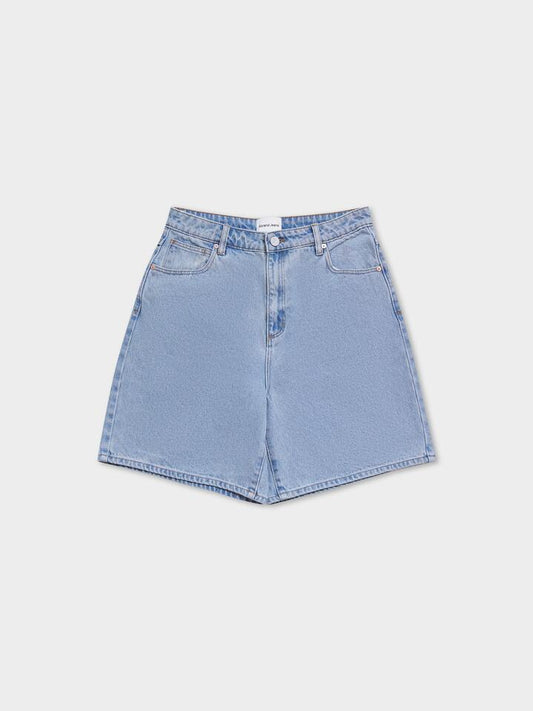 Image of a model wearing Shorts. Productname: Abrand Carrie Short Dixie in Tint Light Blue colour by brand - Abrand