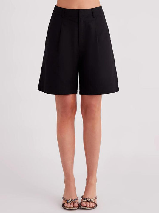 Image of a model wearing Shorts. Productname: SNDYS Osten Shorts in Black colour by brand - SNDYS
