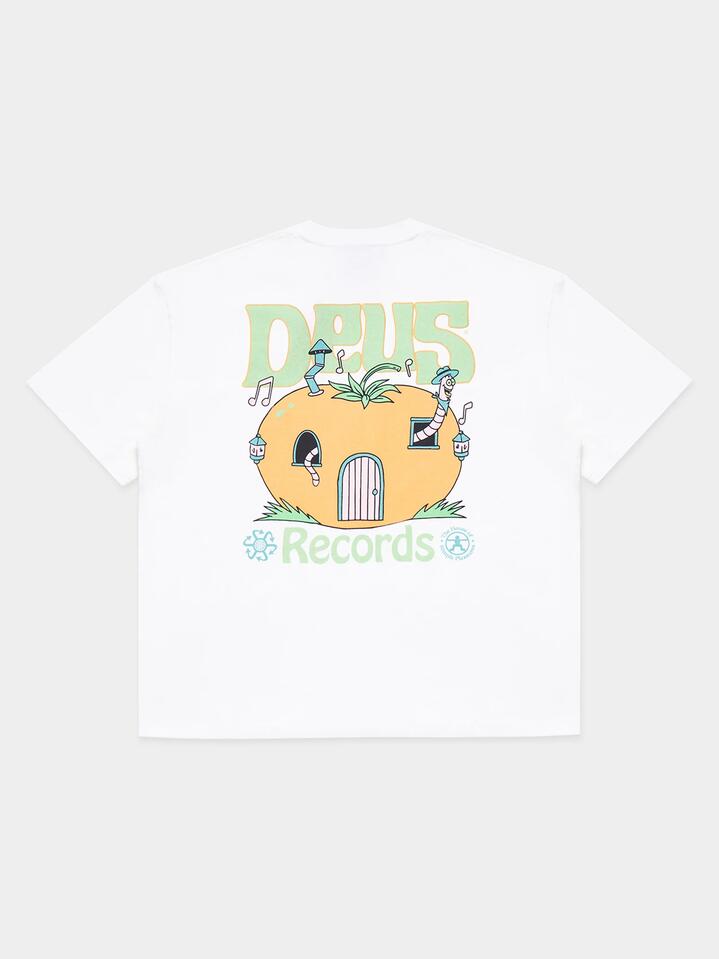 Image of a model wearing Tops. Productname: Deus Soundworm Tee in Vintage White colour by brand - Deus