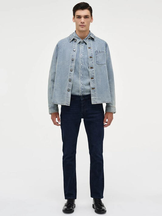 Image of a model wearing Denim. Productname: Neuw Lou Straight in Silent Water colour by brand - Neuw