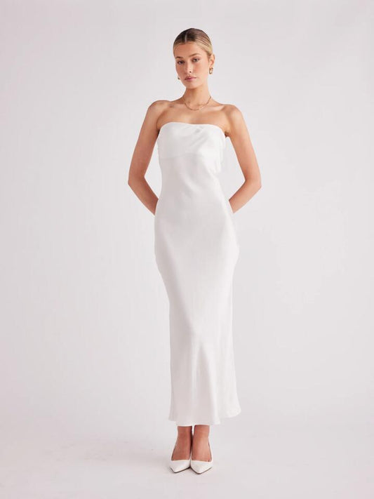 Image of a model wearing Dress. Productname: SNDYS Angelina Dress in Oyster colour by brand - SNDYS