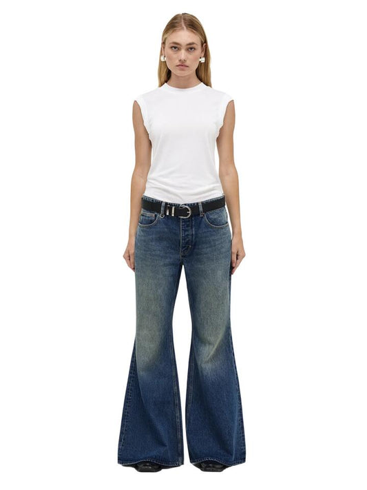 Image of a model wearing Denim. Productname: Neuw Chloe Baggy Take Off in MID VINTAGE INDIGO colour by brand - Neuw