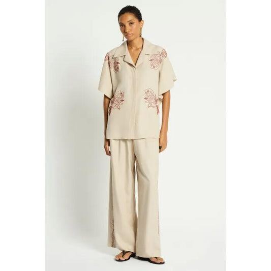 Image of a model wearing Tops. Productname: Norra Shirt in STAR IVORY colour by brand - sass and bide
