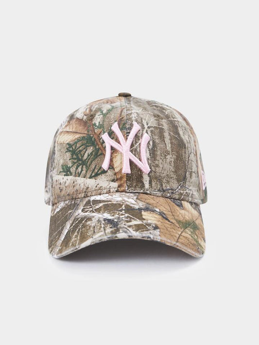 Image of Hats. Productname: New Era 9TWENTY Classic Casual New York Yankees ONE SIZE Beige/Khaki in Beige/Khaki colour by brand - New Era