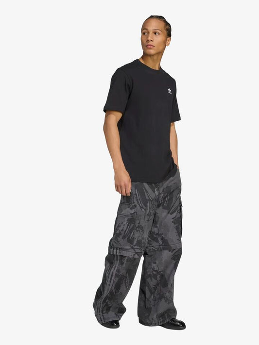 Image of a model wearing Pants. Productname: Adidas Zip-off Cargo Pants in MULTI/GREY THREE colour by brand - Adidas